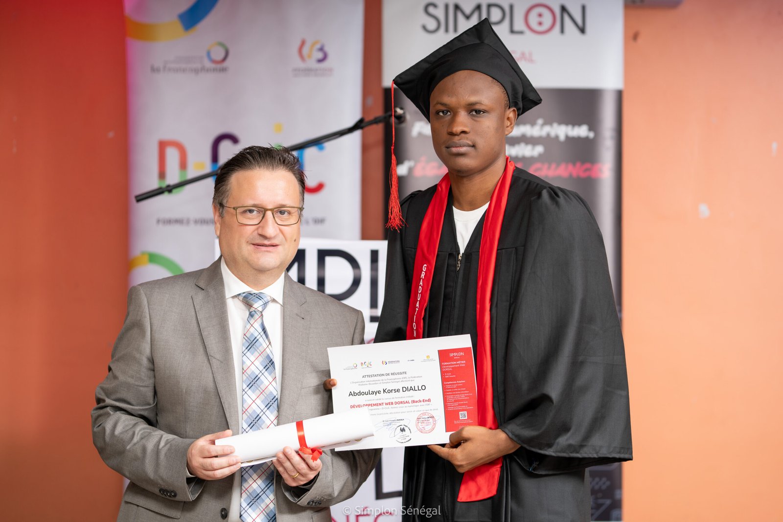 Photo 9 de l’événement Cérémonie de remise de certificat « Dclic Formez-vous au numérique avec l’OIF »