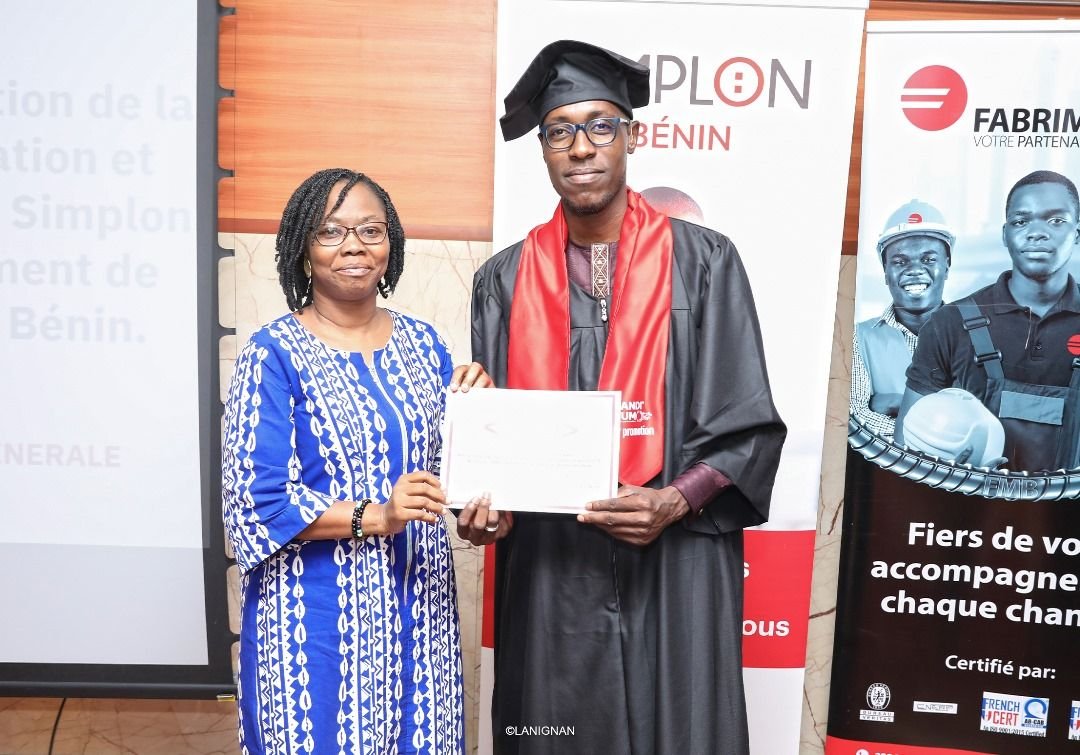 Photo 7 de l’événement Cérémonie de remise de certificat des 12 premiers apprenants du programme HandiNum